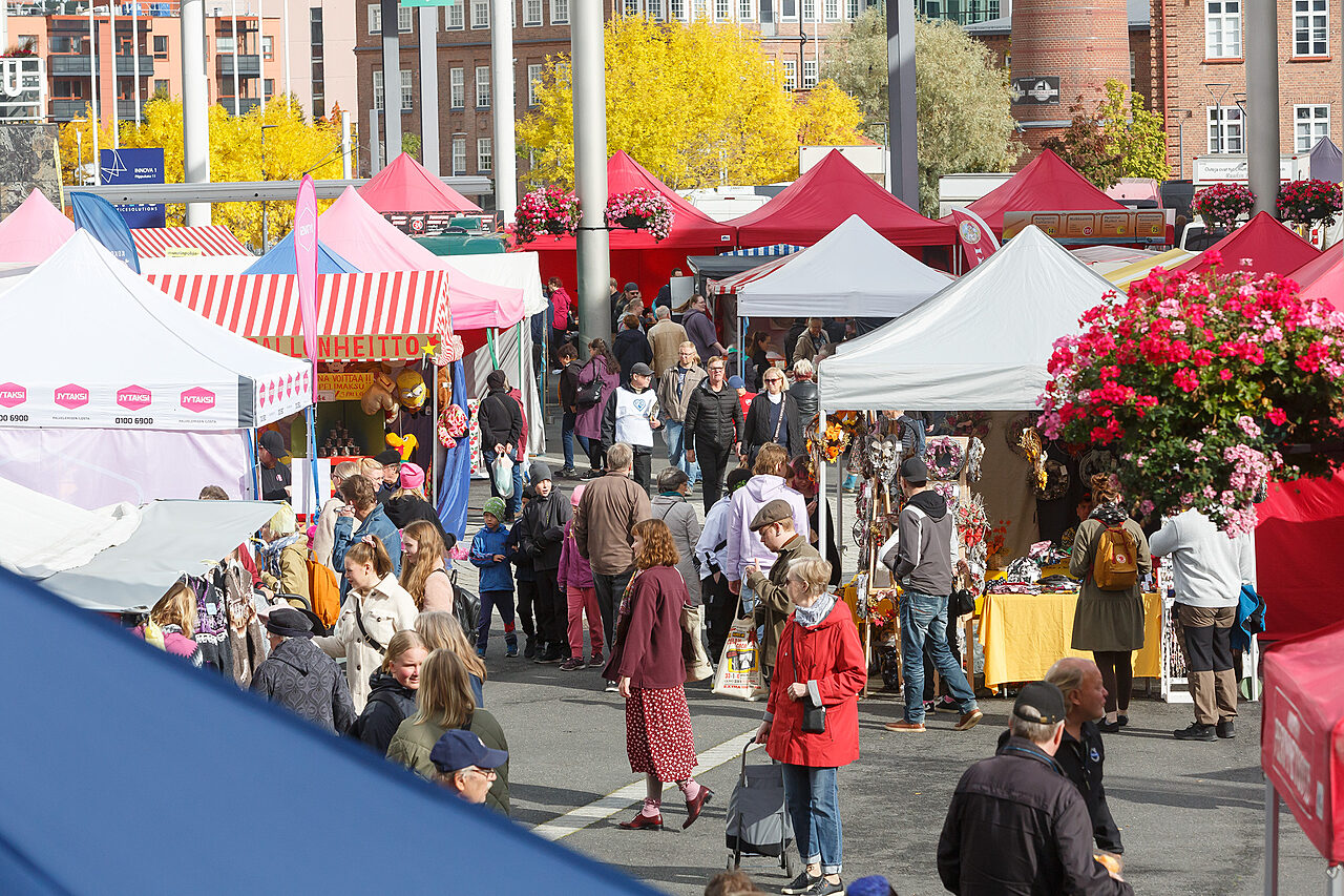 Wemmi-markkinoiden tunnelmaa